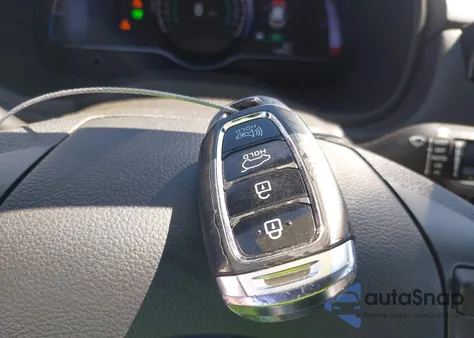 2021 Hyundai Kona Electric Ultimate z USA, uszkodzony, nr VIN KM8K53AG0MU114968